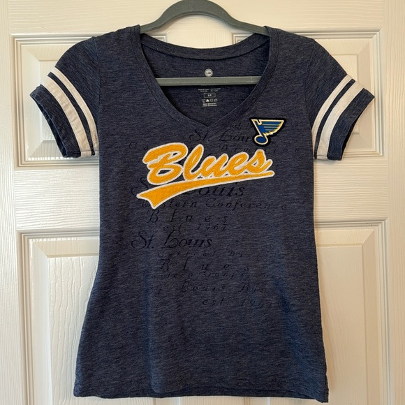 St. Louis Blues Hockey Women’s Tshirt - Picture 1 of 2